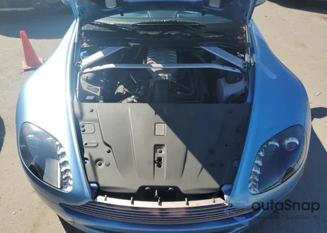 2008 Aston Martin V8 Vantage из США, поврежденный, VIN SCFBF04B18GD09731